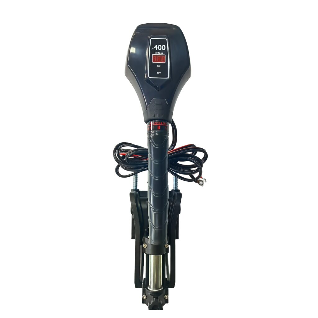 Wattkeel P400 electric outboard motor - front view Wattkeel P400 electric outboard motor, front view of the steering collar and transom bracket